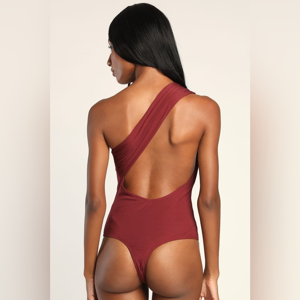 NWT Lulus Confidence and Charm Wine Red Ribbed Knot One Shoulder Bodysuit - Picture 3 of 5